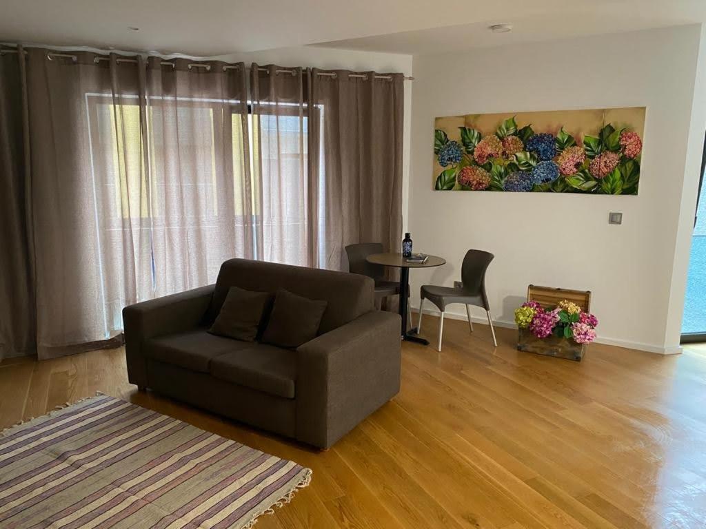 Carreira Residence ฟุงชาล ภายนอก รูปภาพ